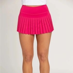 Gold Hinge Pleated Tennis Skirt in hot Pink/punch